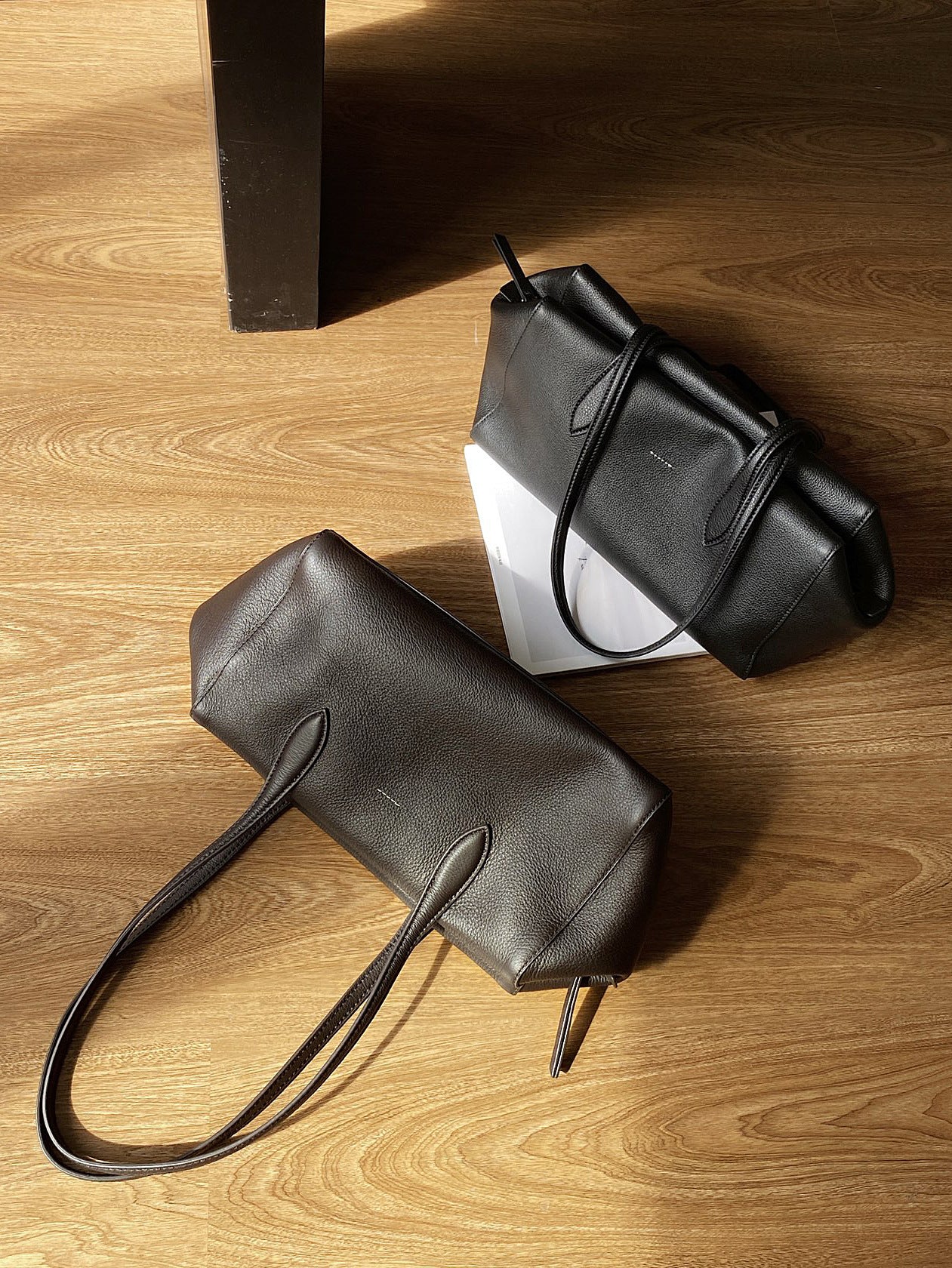 Korean Minimalist Full-Grain Leather Bag: Structured Underarm Tote & Boston Style Bag for Women – Versatile Top-Handle & Shoulder Work Bag